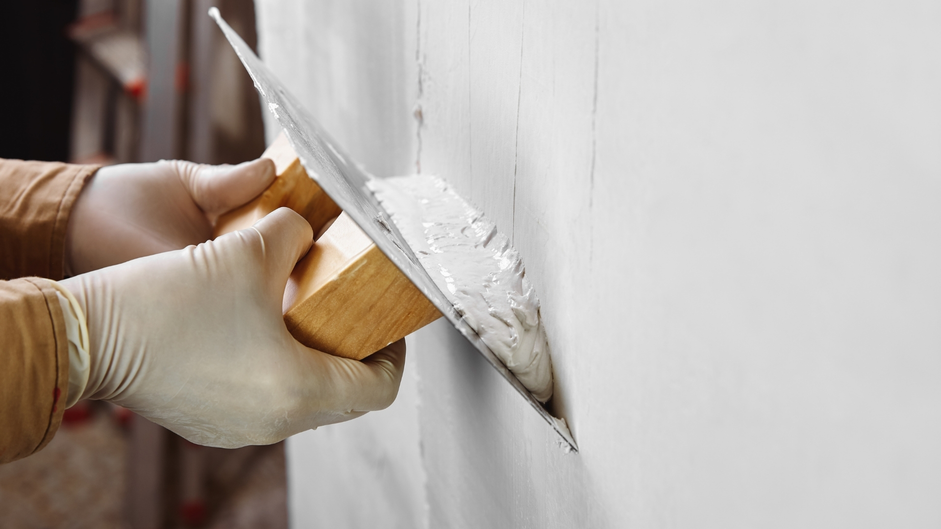 Alisado de pared, reparación de superficie