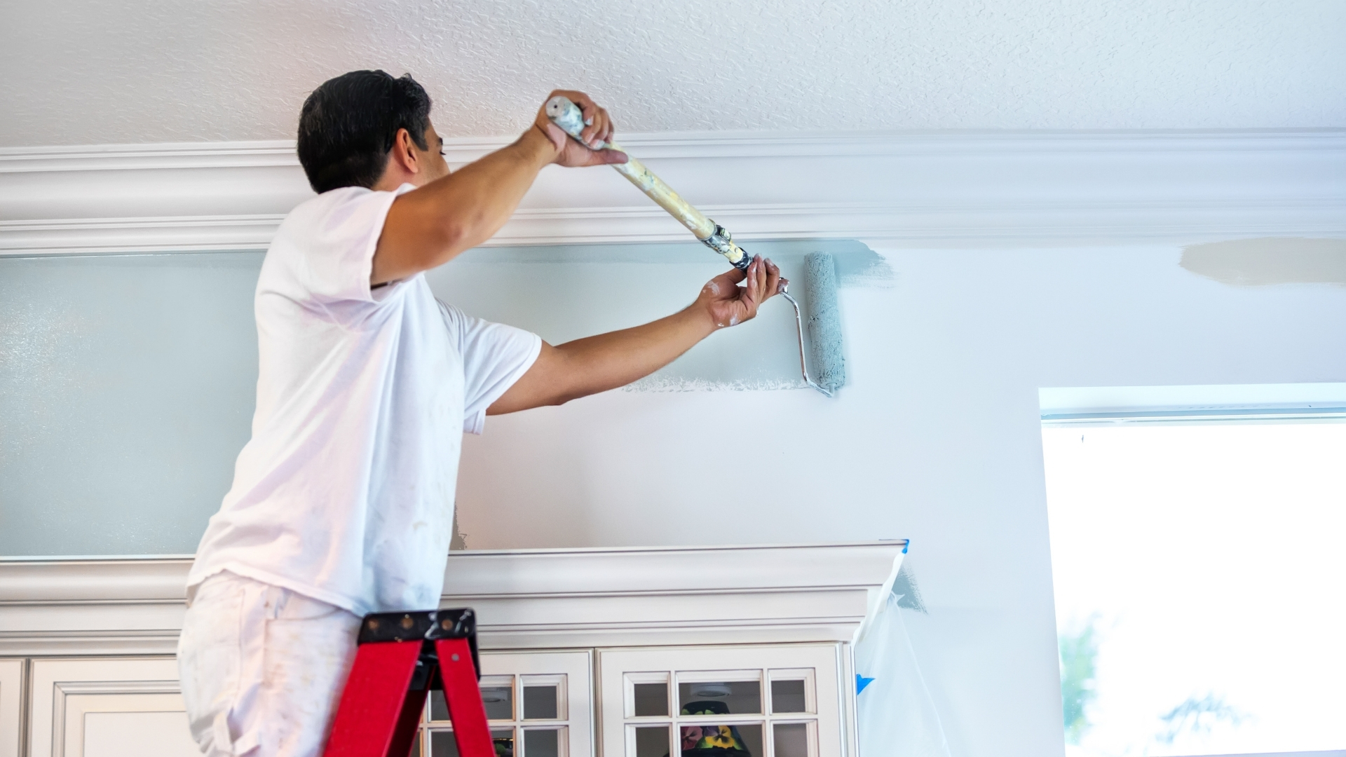 Pintor en interiores